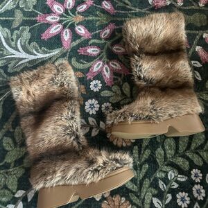 Luxurious Faux Fur Women's Boots - Brown 7
